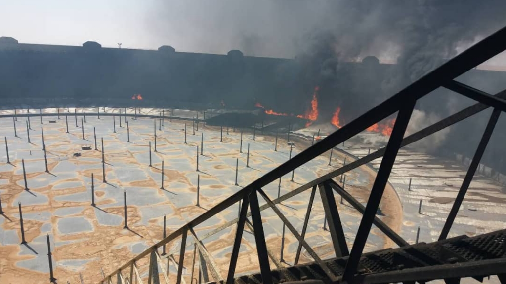 Rebeldes en Libia atacan instalaciones petroleras - libia-ataque-instalaciones-petroleras-2