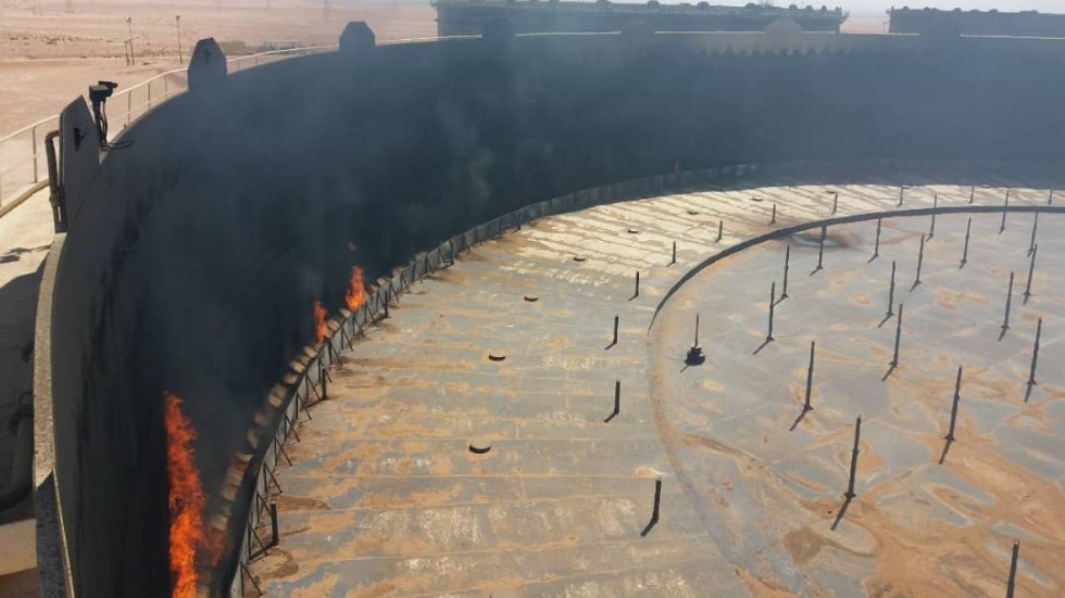 Rebeldes en Libia atacan instalaciones petroleras - libia-ataque-instalaciones-petroleras