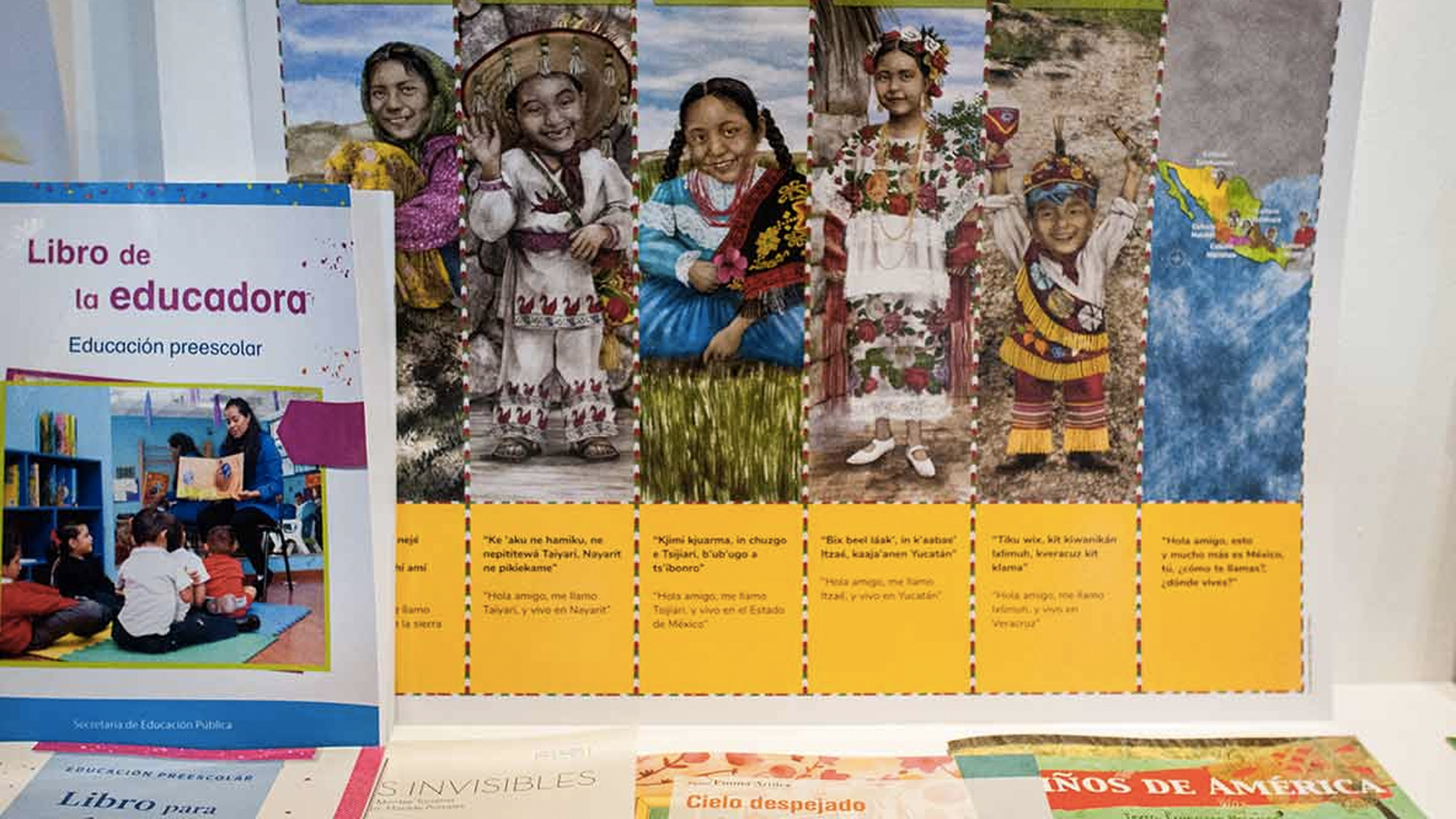 Presentan los libros de texto del próximo ciclo escolar