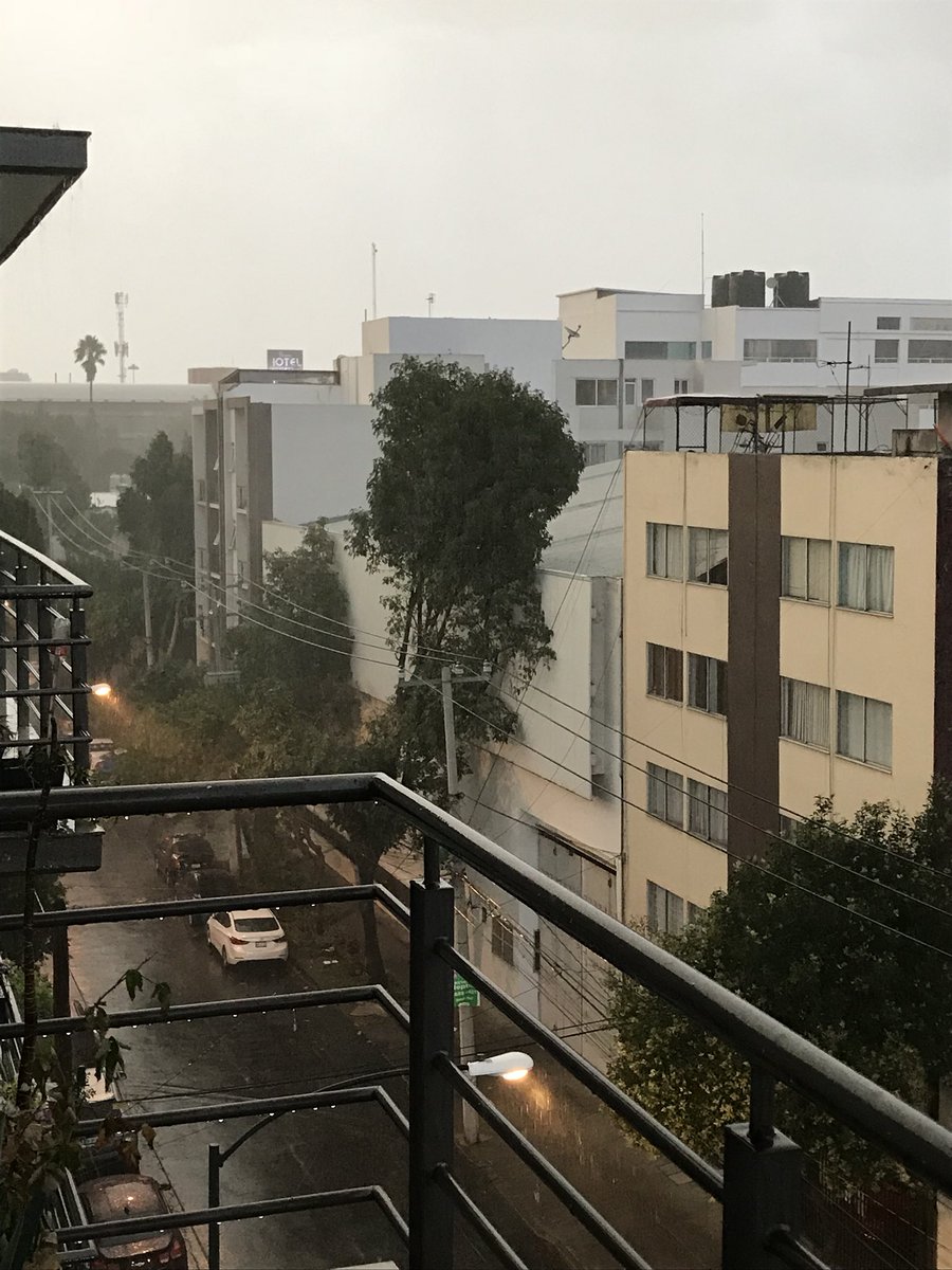 Lluvia de fuerte a moderada en nueve delegaciones - lluvia-ciudad-de-mexico-3