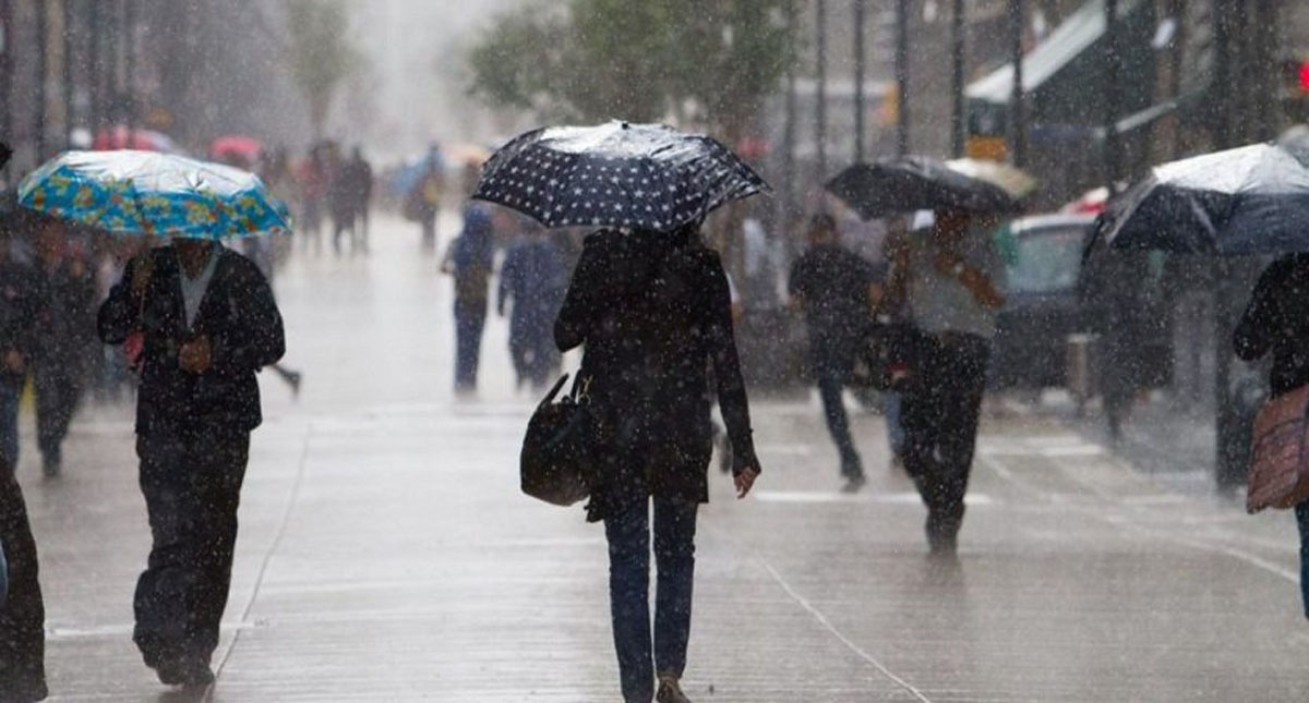 Lluvia de este viernes en la CDMX ya registra encharcamientos en el sur