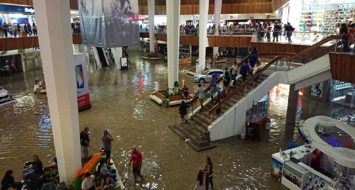 Inundaciones en Guadalajara dejan múltiples daños materiales