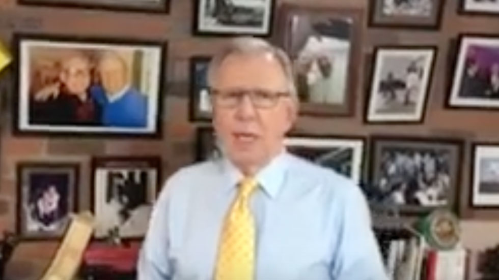 ¡Las Noticias! Trump termina separación de padres e hijos indocumentados