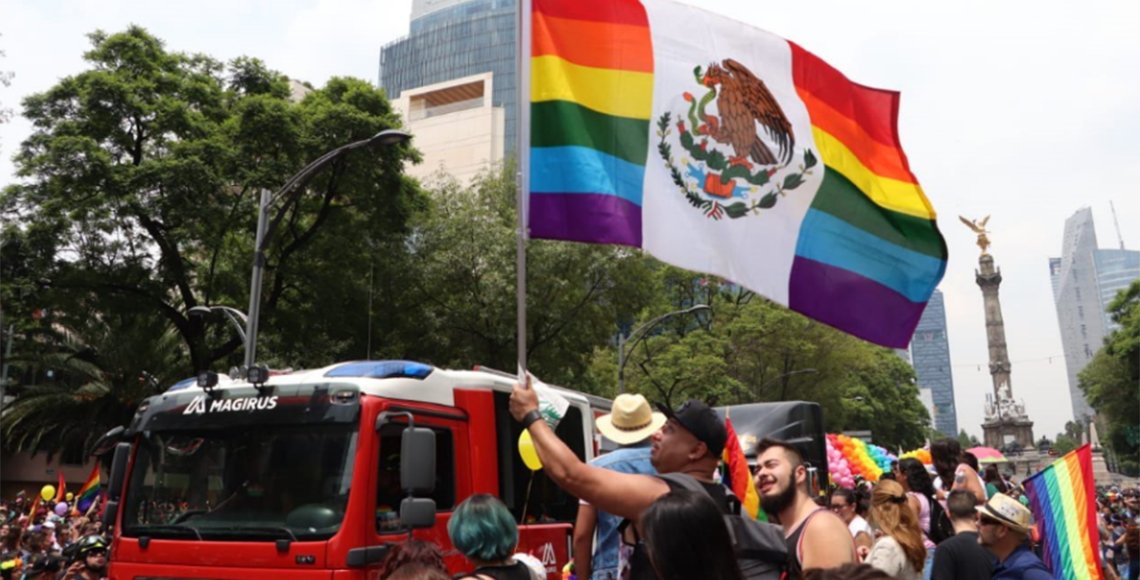 Sin incidentes marcha de orgullo gay y festejo mundialista en el Ángel - marcha-gay5