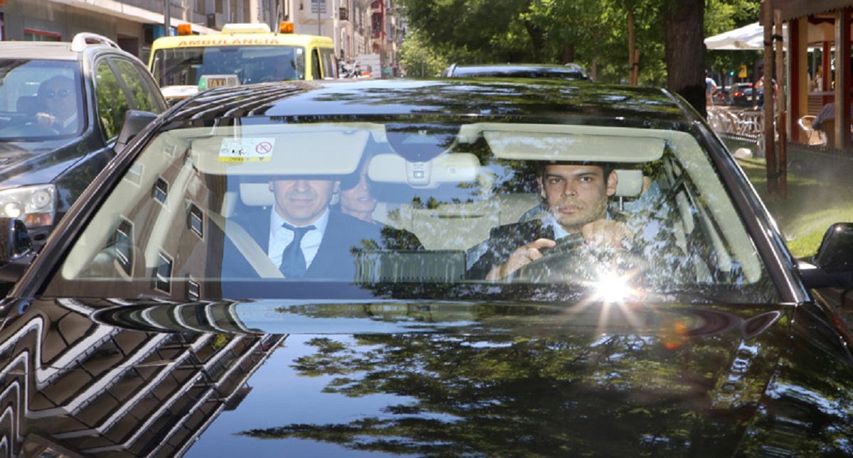 Mario Vargas Llosa sale del hospital tras caída - mario-vargas-llosa-abandona-el-hospital-tras-caida