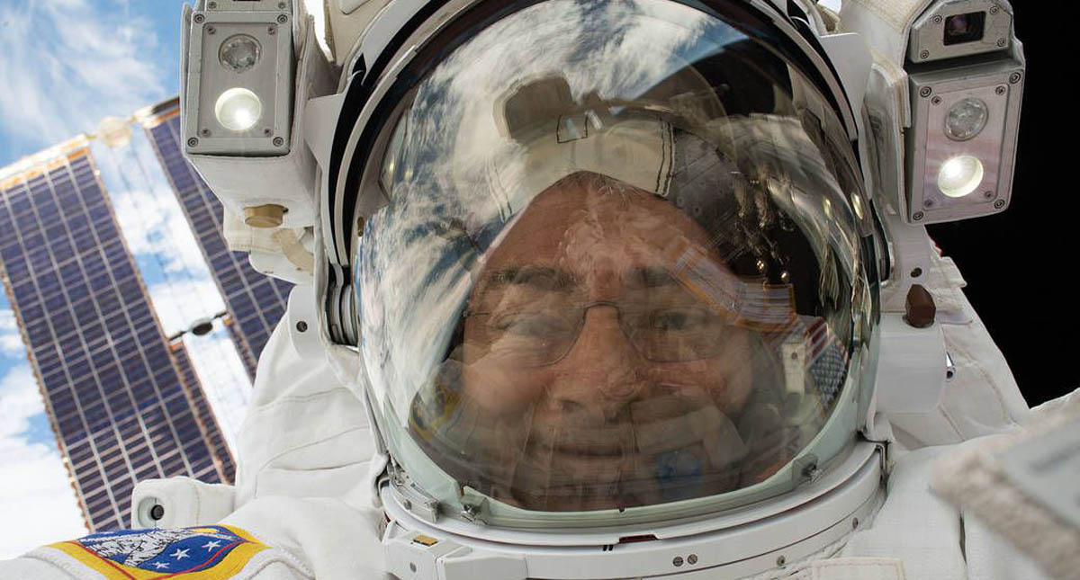Top 8 de las mejores selfies de los astronautas - mark-vande-hei