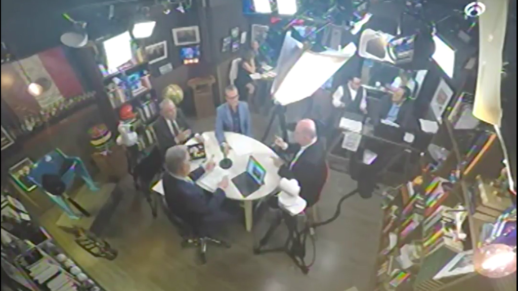 Mesa de análisis político sobre los ejes de las campañas