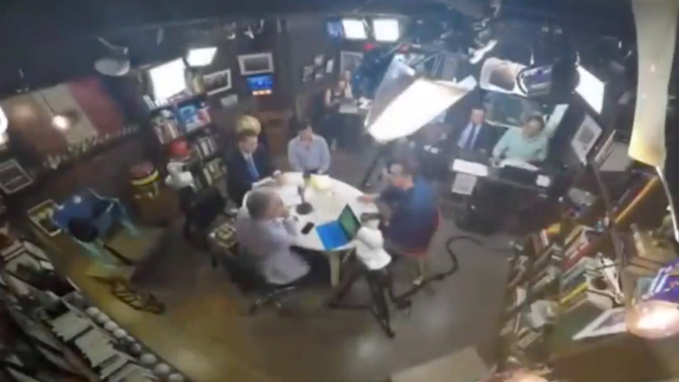 Mesa de análisis de los representantes de los candidatos presidenciales