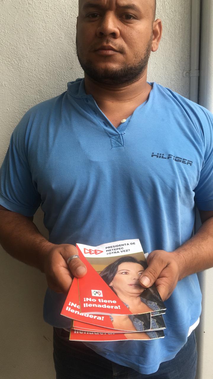 Detienen a centroamericanos por distribuir propaganda negra en Metepec - metepec-centroamericanos-delito-electoral-6