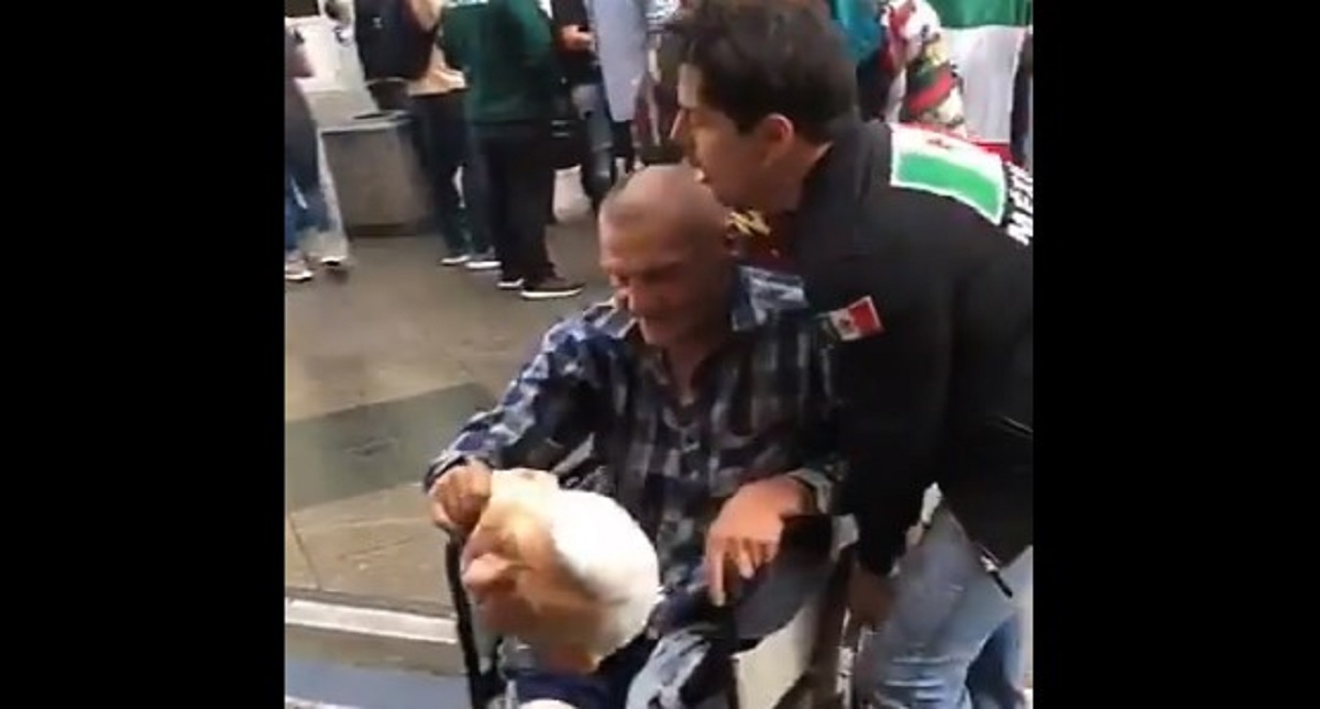 #Video Mexicano agrede a ruso discapacitado por usar máscara de AMLO