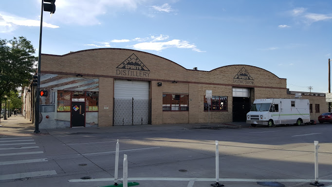 #VIDEO Agente de FBI dispara a hombre tras bailar armado - mile-high-spirits-distillery-and-tasting-bar-in-denver