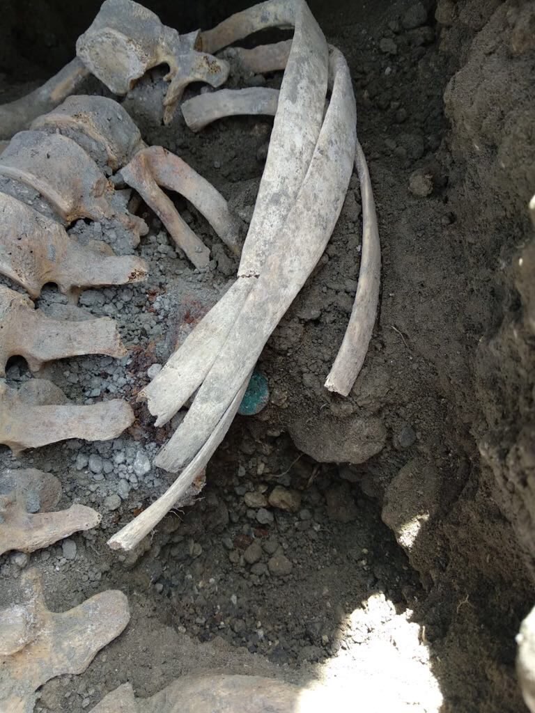 Hallan monedas de plata en cadáver petrificado de Pompeya - monedas-cadaver-pompeya-italia-3