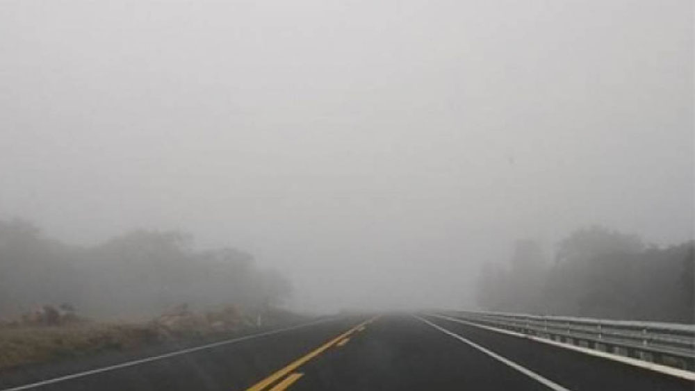 Alertan por neblina y lluvia en la Autopista México-Cuernavaca