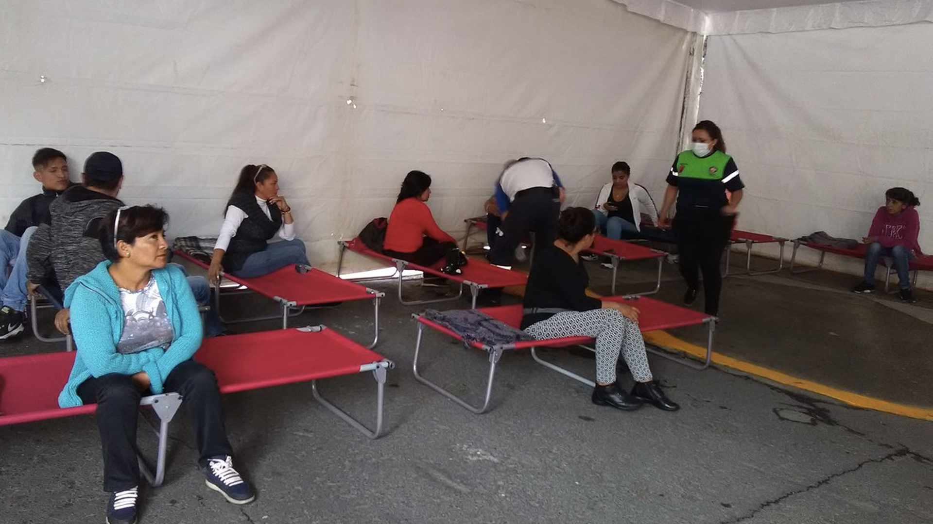 Padres de víctimas del New's Divine inician huelga de hambre - news-divine1