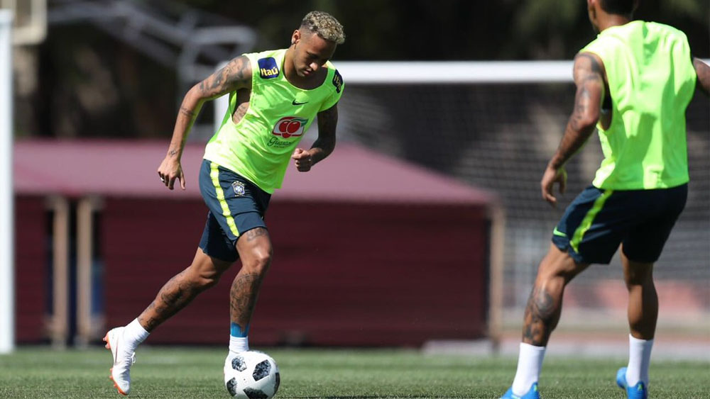 Neymar vuelve a entrenar con Brasil