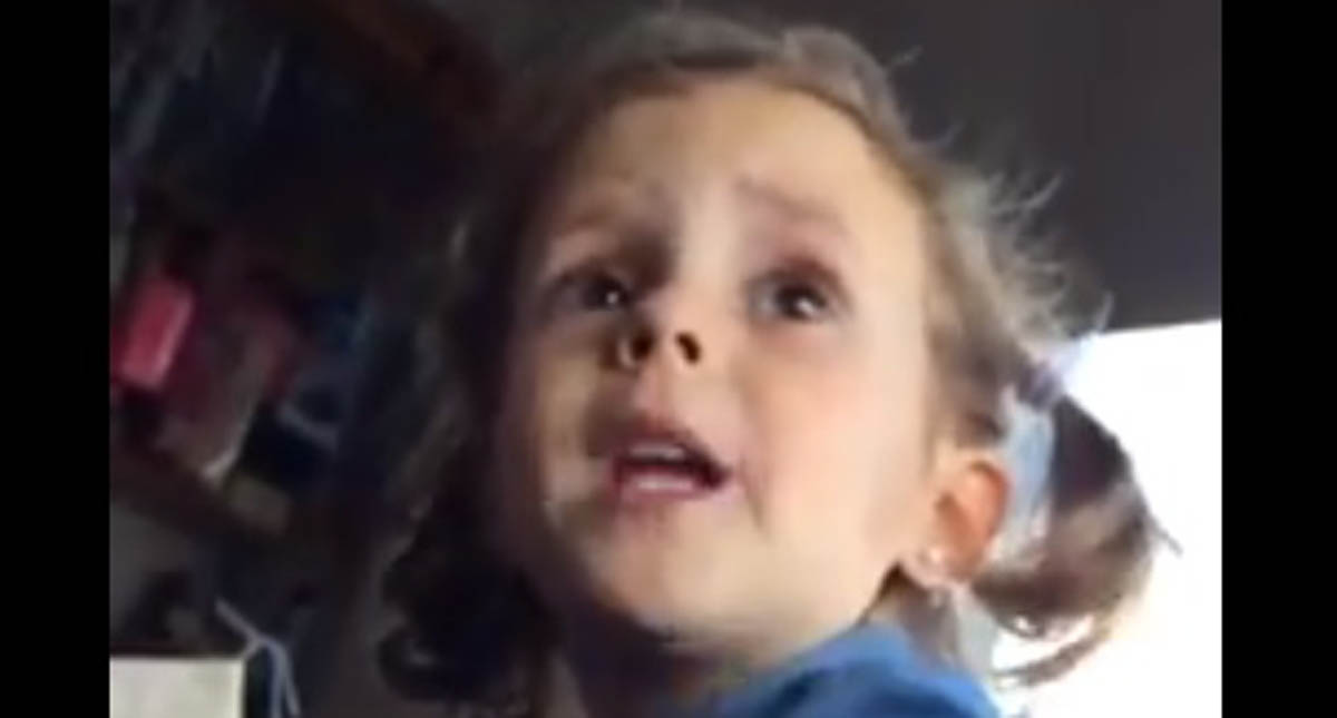 #Video Niña regaña a su padre por insultar a portero de Argentina