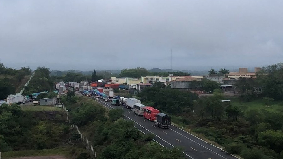 Pobladores bloquean carretera de Oaxaca por liberación de secuestrador - oaxaca-pobladores-matias-romero-2