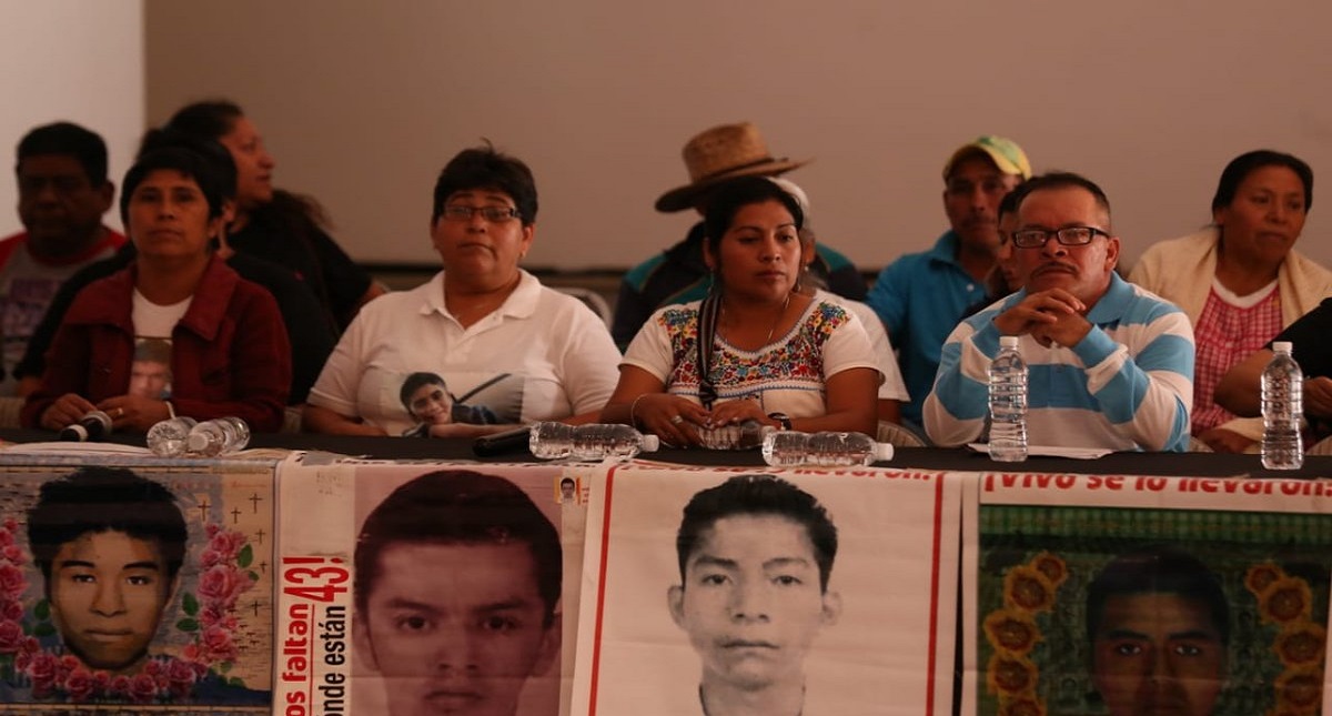 Padres de los 43 rechazan 500 mil pesos como "reparación del daño" - padres-de-los-43-rechazan-500-mil-pesos-como-reparacion-del-dano-por-ayotzinapa