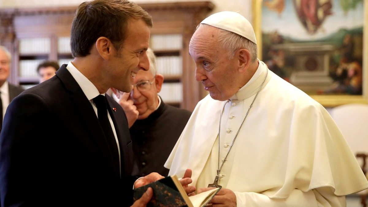 Macron se reúne por una hora con el papa Francisco