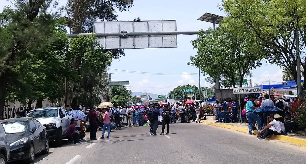 Caen hasta 35 por ciento ventas en Oaxaca por paro de maestros