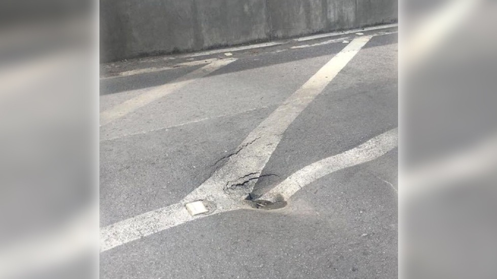 Baches en acceso a Puente Palmira. SCT descarta riesgo - paso-expres-cuernavaca-agujeros-hundimientos