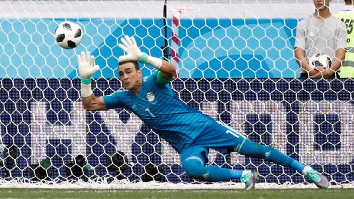 Portero egipcio se convierte en el jugador más longevo en un Mundial