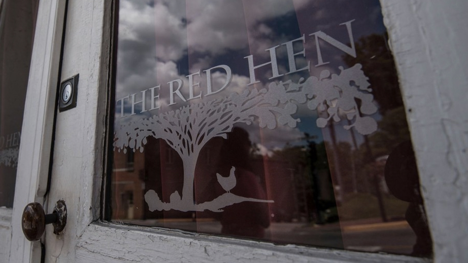 Restaurantes que expulsaron a Sarah Sanders reciben amenazas