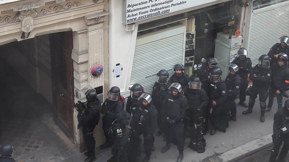 Hombre toma rehenes en París