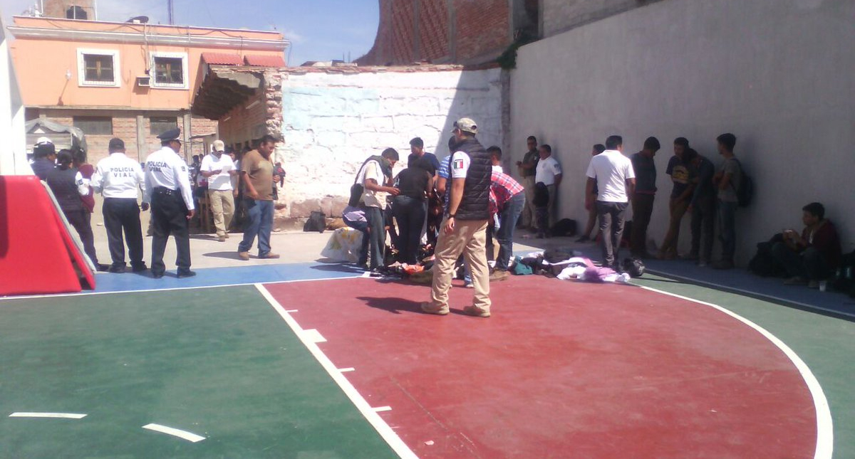 Rescatan a 55 migrantes centroamericanos en Oaxaca