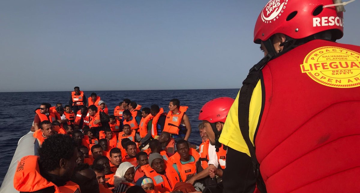 Buque español rescata a 60 migrantes en el Mediterráneo - rescate-open-arms-migrantes-libia-2