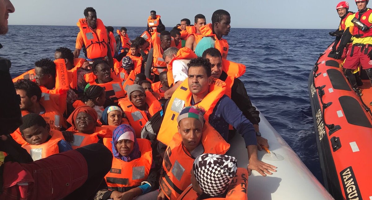 Buque español rescata a 60 migrantes en el Mediterráneo