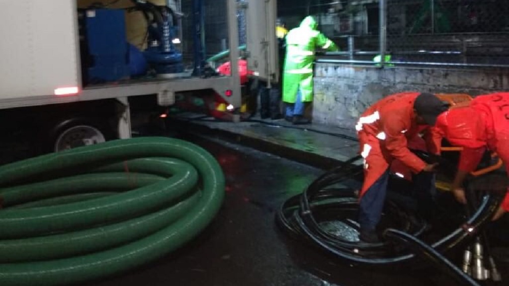 Restablecen servicio en Línea A del Metro tras lluvias - restablecen-servicio-en-linea-a-del-metro-tras-lluvias