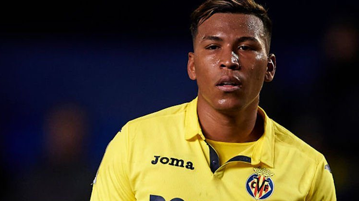 El América contrata a Roger Martínez