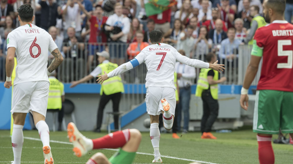 Jugador marroquí denuncia que árbitro pidió camisa de Ronaldo - ronaldo-gol-marruecos