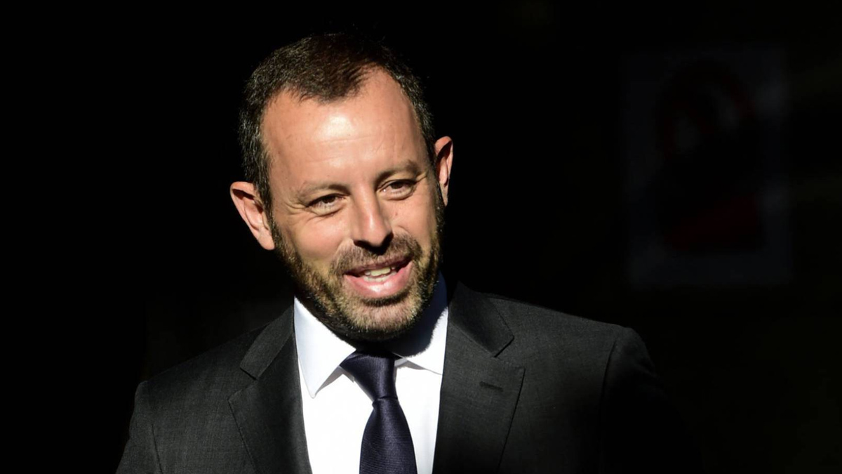 Procesan a expresidente del Barcelona por lavado de dinero