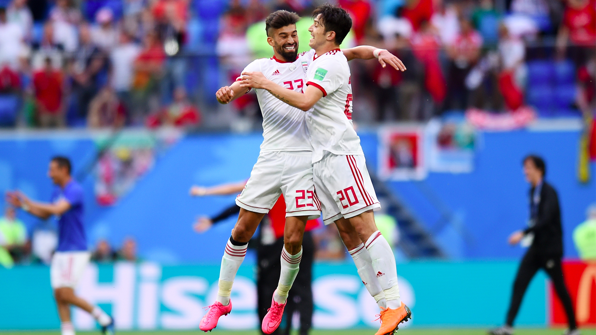 Insultos llevan a jugador a abandonar la Selección de Irán - sardar-azmoun-rezaeian-ramin-seleccion-iran