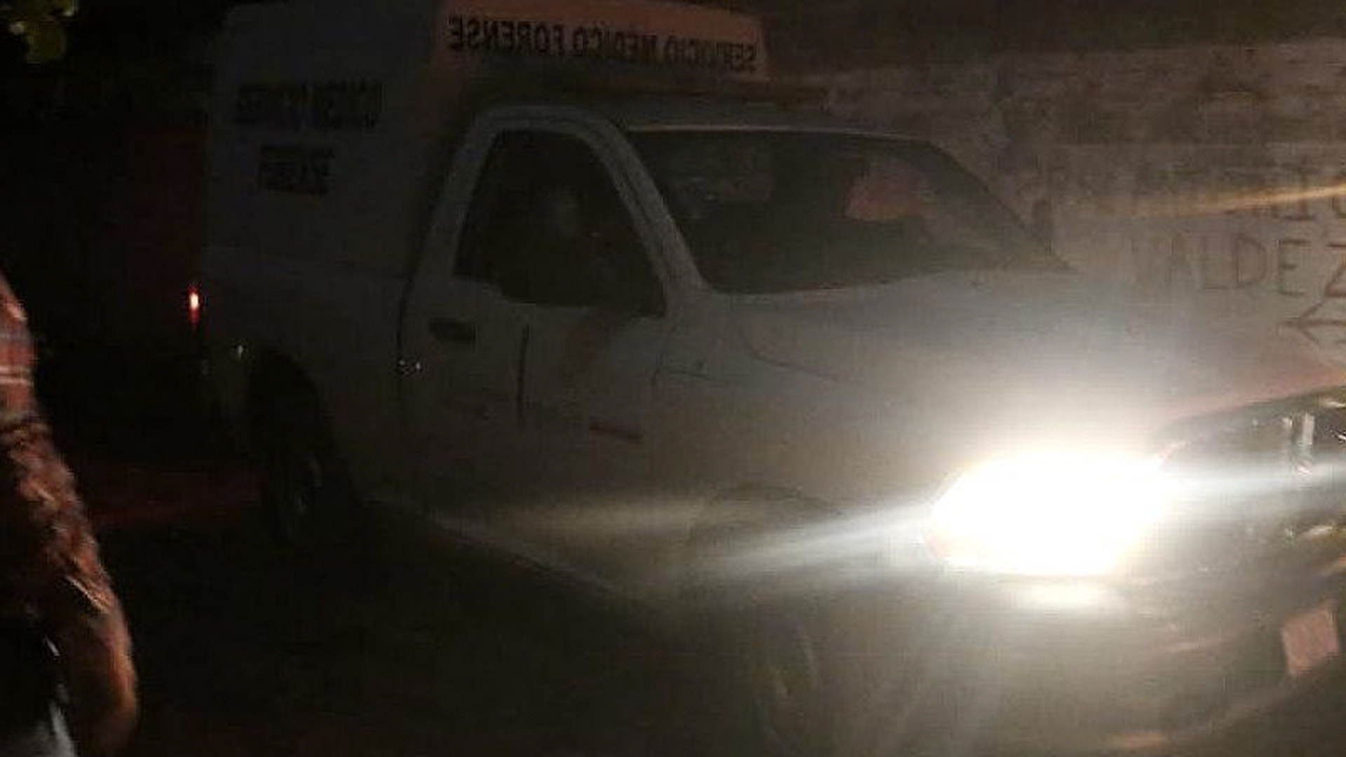 Asesina a su esposa e hijastro por un celular