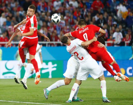 Serbia se queja ante la FIFA por arbitraje en partido contra Suiza - serbia-suiza-arbitraje