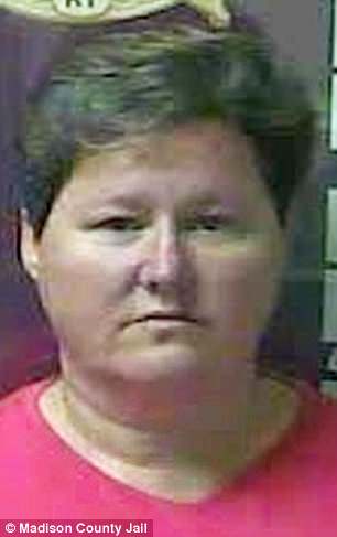 Arrestan a padres por enjaular a su hija - shannonfelixinterior