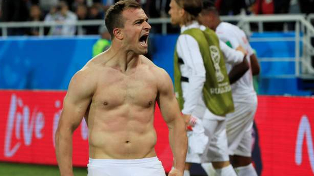 Suiza vence a Serbia con gol de Shaqiri - shaqiri-triunfo-suizo