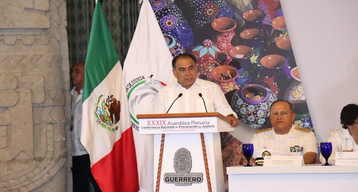 Héctor Astudillo llama a la serenidad tras muerte de Martha Érika Alonso y Moreno Valle