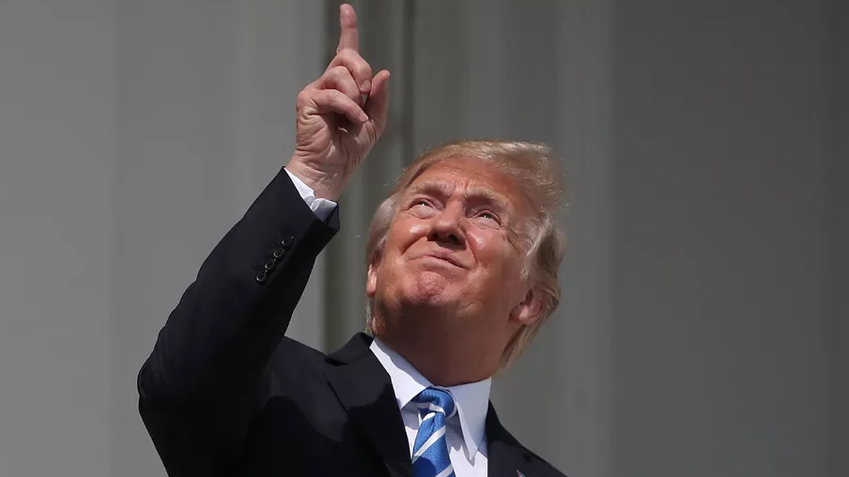 Trump anuncia la creación de una Fuerza Espacial