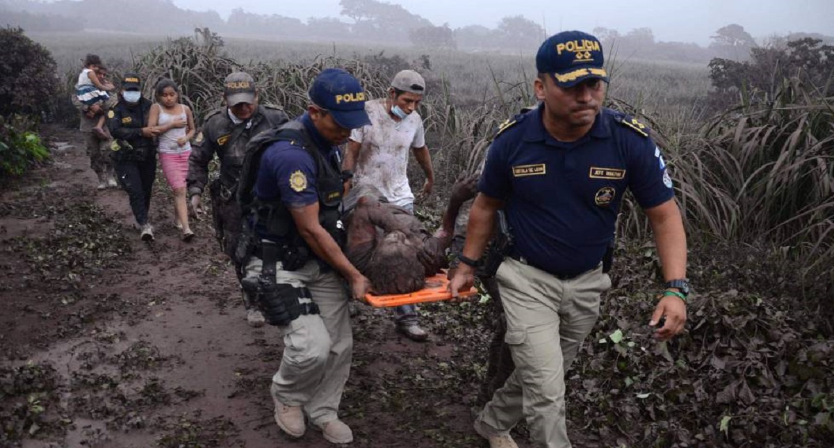 Bajan a 331 cifra de desaparecidos por erupción del Volcán de Fuego en Guatemala - suman-70-muertos-por-volcan-de-fuego