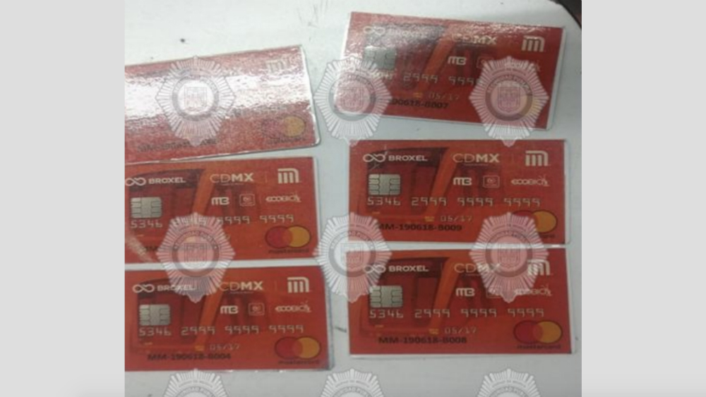 Capturan a menor por vender tarjetas del Metro falsas en la CDMX