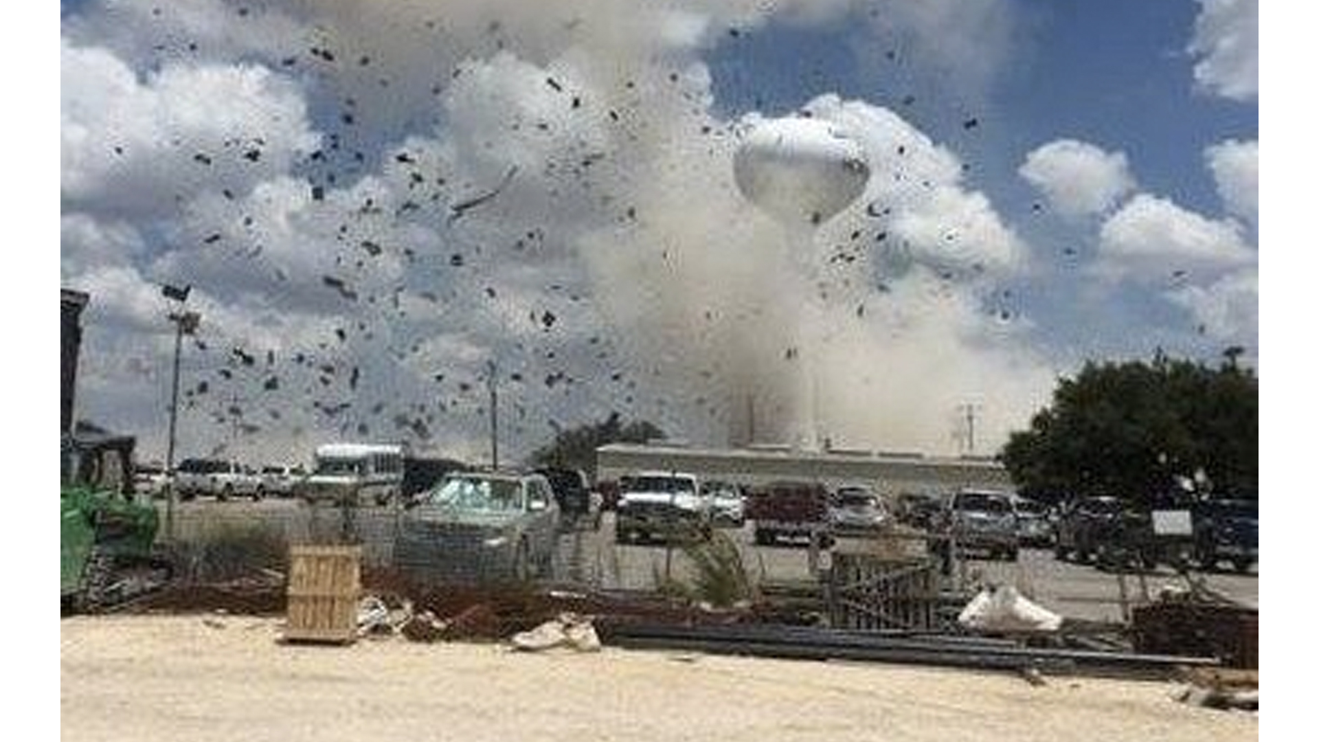 #Video Explosión en hospital de Texas deja un muerto y 12 heridos