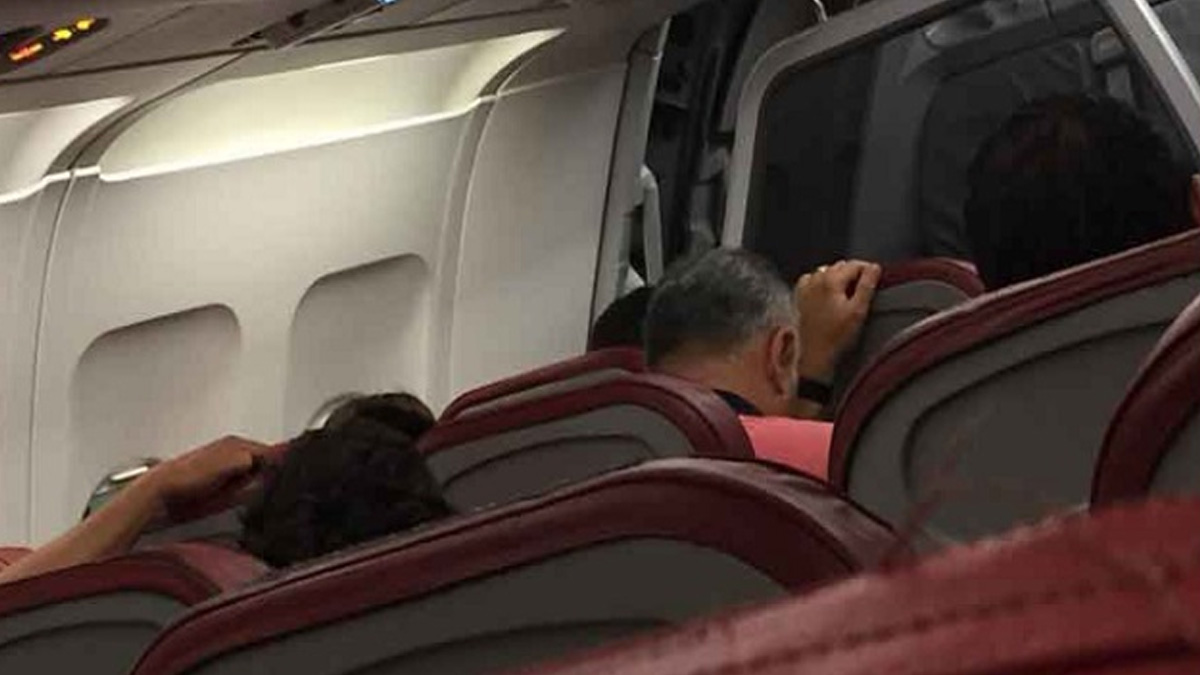 Explota motor de avión en que viajaban los Tiburones de Veracruz Explota motor de avión en que viajaban los Tiburones de Veracruz