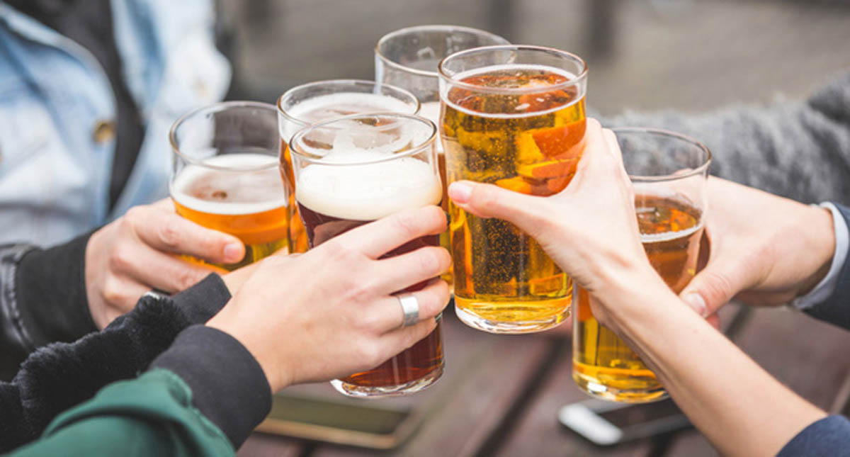 Estudio revela que beber alcohol moderadamente no es saludable
