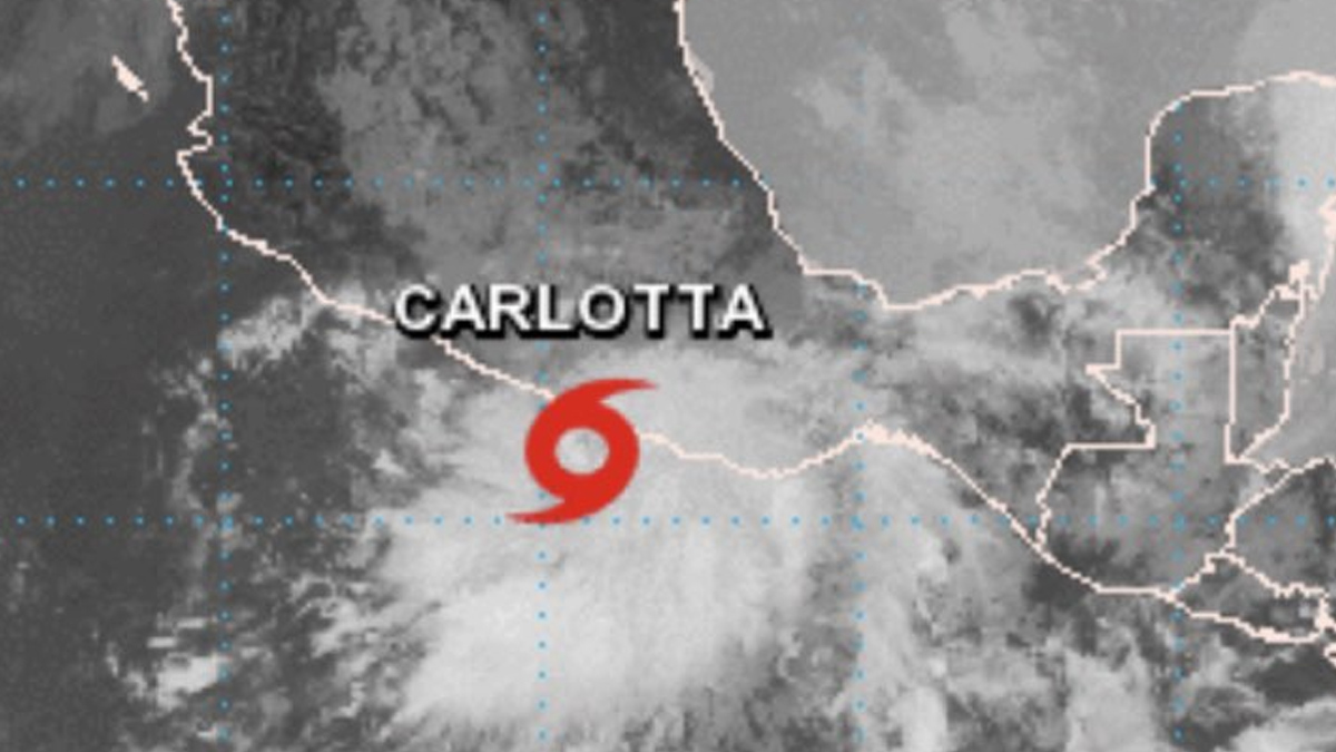 Se forma la tormenta tropical Carlotta frente a costas de Guerrero
