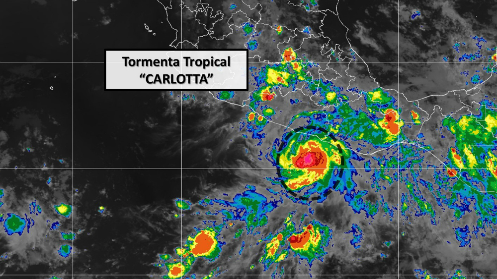 Tormenta Carlotta se aproxima a costas de Guerrero