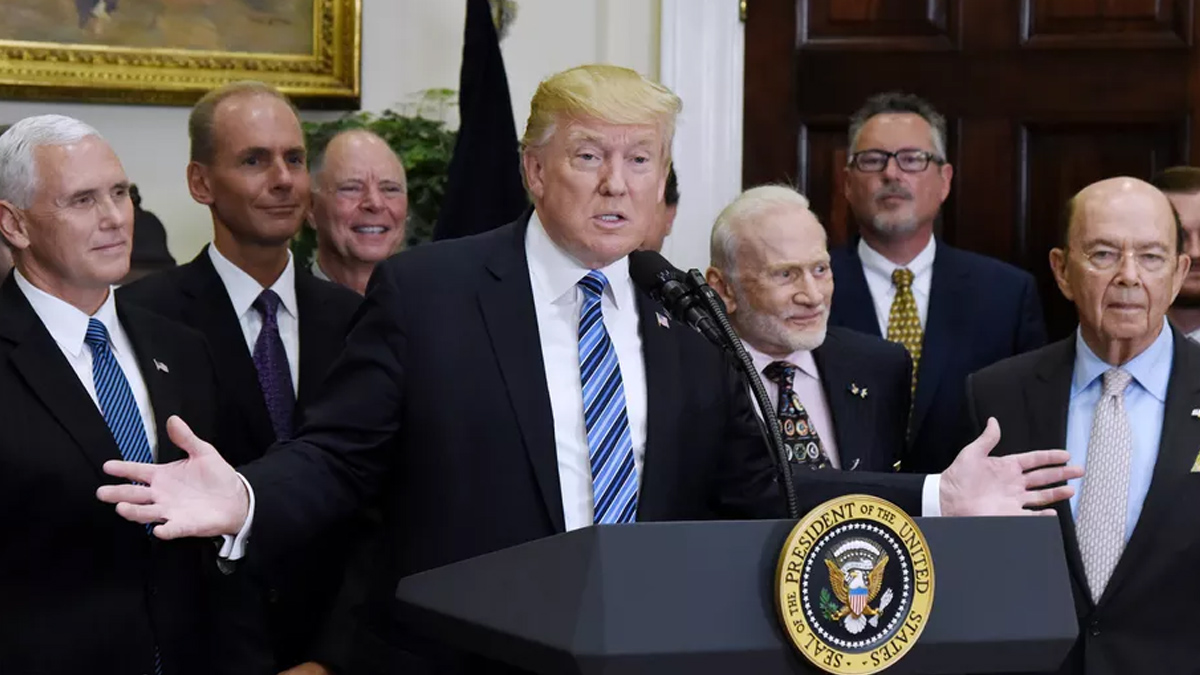 Trump anuncia la creación de una Fuerza Espacial - trump-fuerza-espacial-creacion